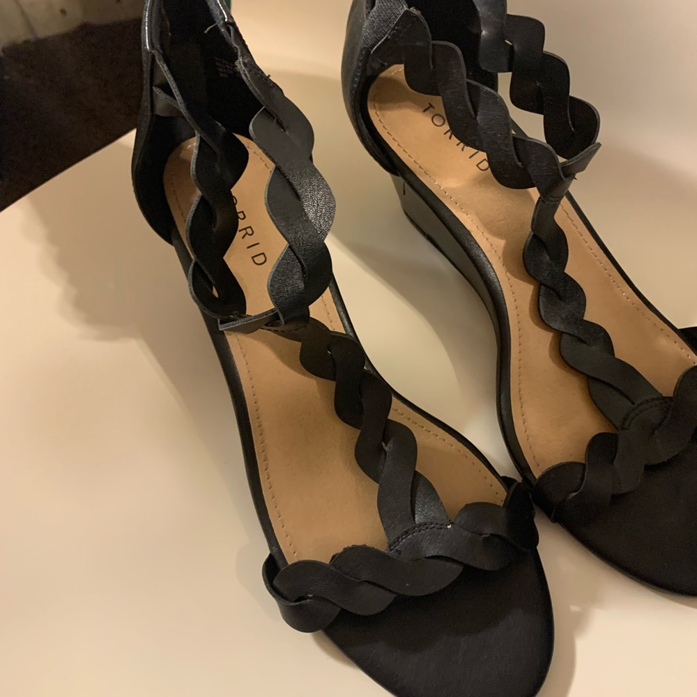 Torrid Size 9W black wedge straps dress shoes